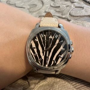 Women’s Coach Watch